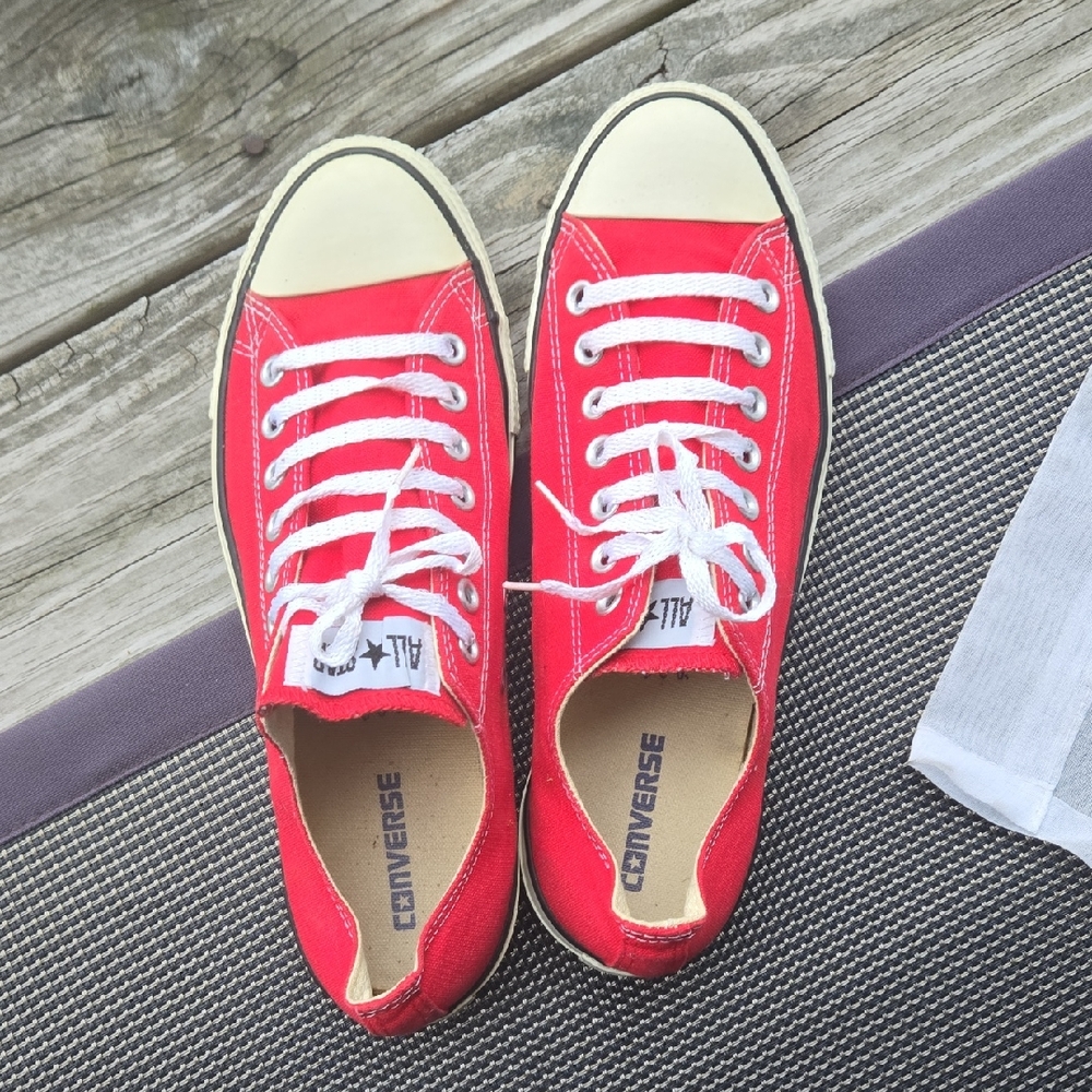 Converse UNISEX Red Sneakers Men's Size 9.5 Women's Size 11.5